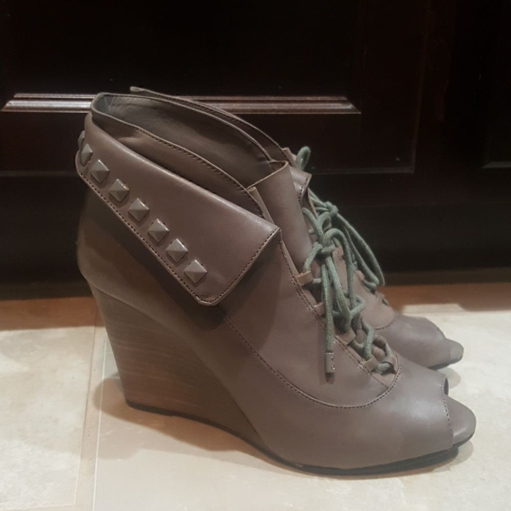 ‎GIANNI BINI Leather Open Toe Booties - Size 8